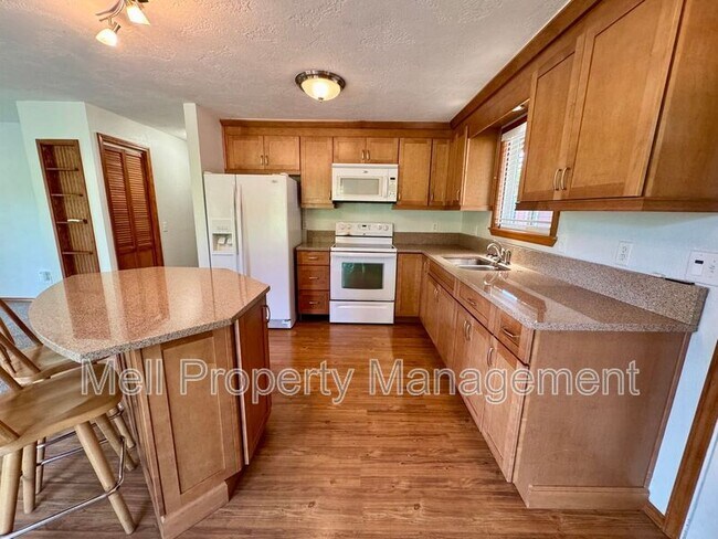 Photo - 231 Dogleg Pl