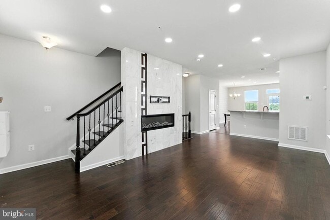 Photo - 1111 Trenton Pl SE