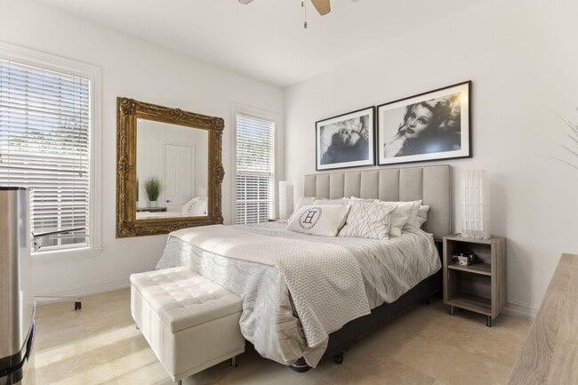 Photo - 505 SW 16th Ct