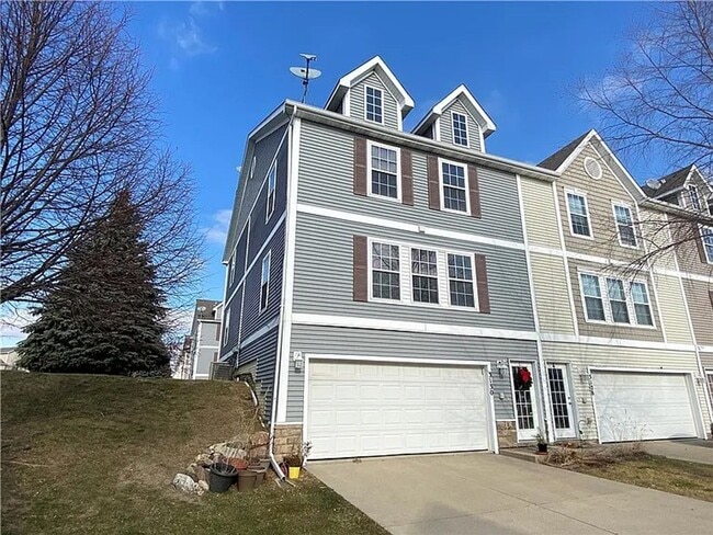 Building Photo - 3130 SW Sharmin Ln