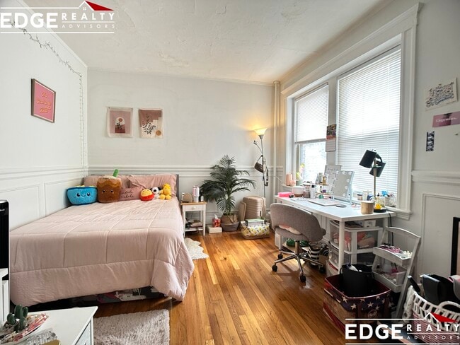 Photo - 264 Kelton St Unit 9