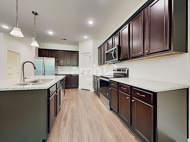 Photo - 404 Ronter Ct