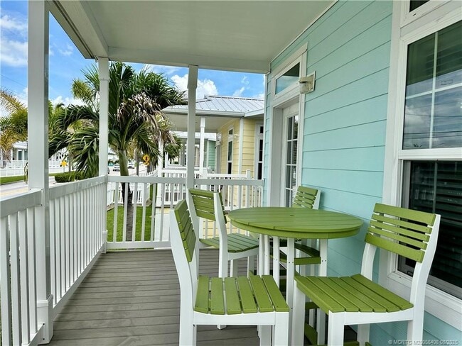 Building Photo - 437 NE Intercoastal Dr
