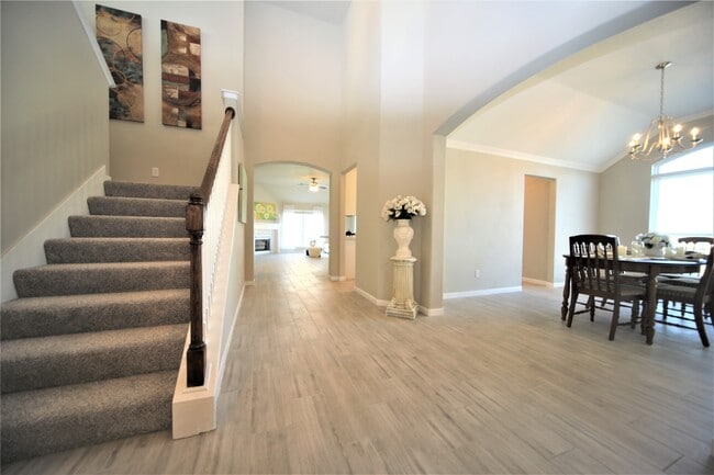 Photo - 9935 Wing St