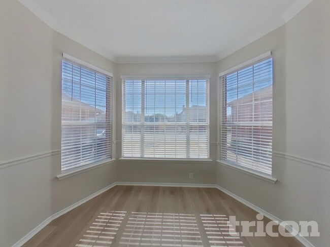 Photo - 3276 Raleigh Dr