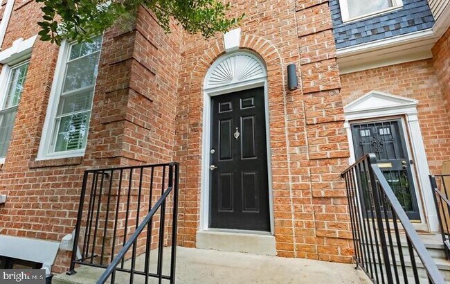 2317 37th St NW