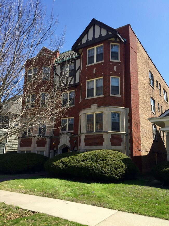 Building Photo - 704 S Maple Ave Unit 3N