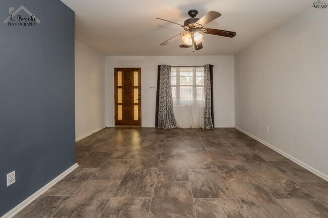 109 Highland Dr