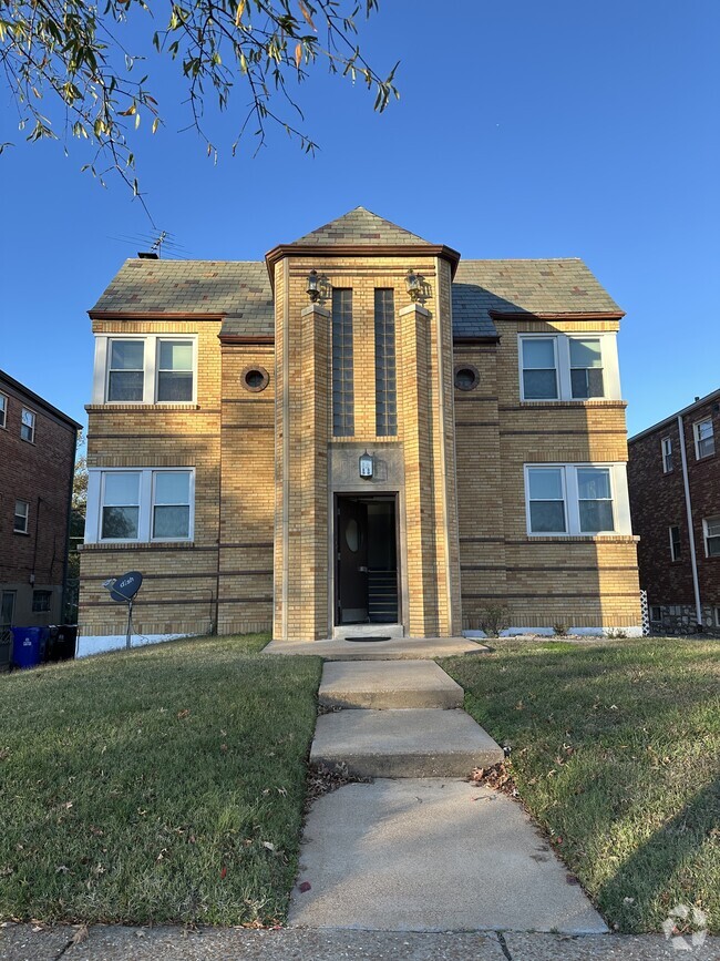 Building Photo - 7325 Balson Ave Unit 2W Rental