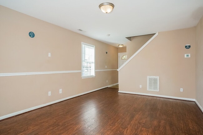 Photo - 721 Champion St