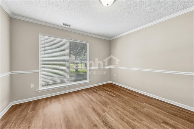 8 Sandy Pond Ct