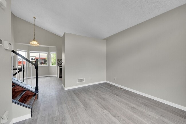 Photo - 7732 Middle Bay Way