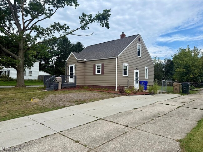 33 Pierce Ave