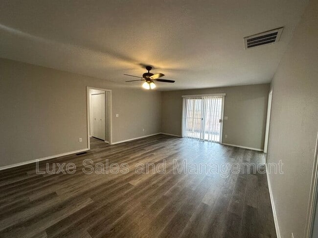 Photo - 6102 N Ross Ave
