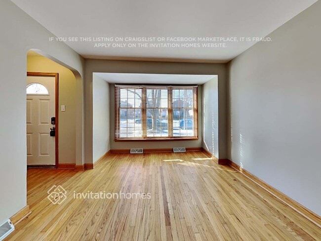 Photo - 9131 S Sacramento Ave