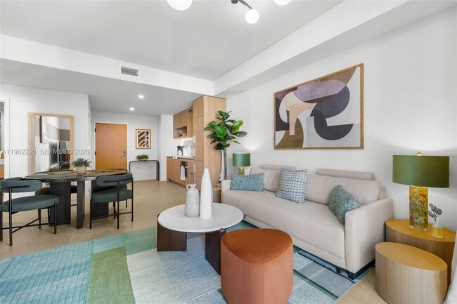 Photo - 11 NE 6th St Unidad 1611