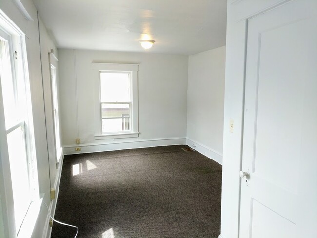 Photo - 227 Boileau Pl Unit 225 1/2 Boileau Pl