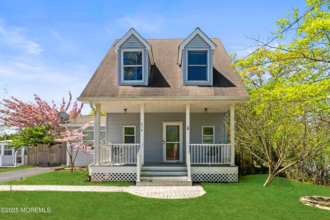 Building Photo - 216 Chatham Ave