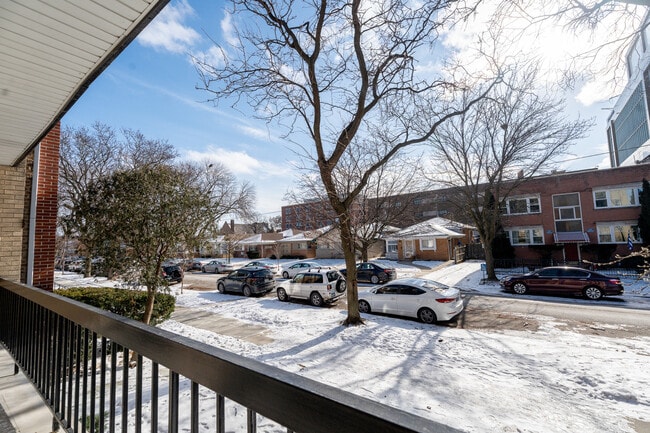 Photo - 2740 W Farragut Ave Unidad 1