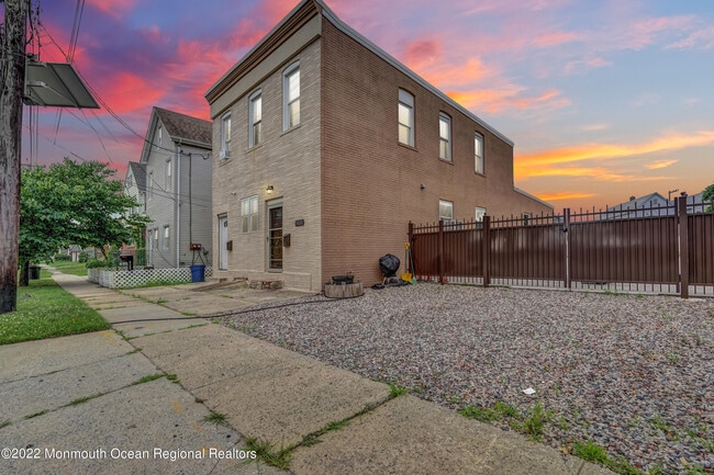 Photo - 3022 S Wood Ave Unit 2