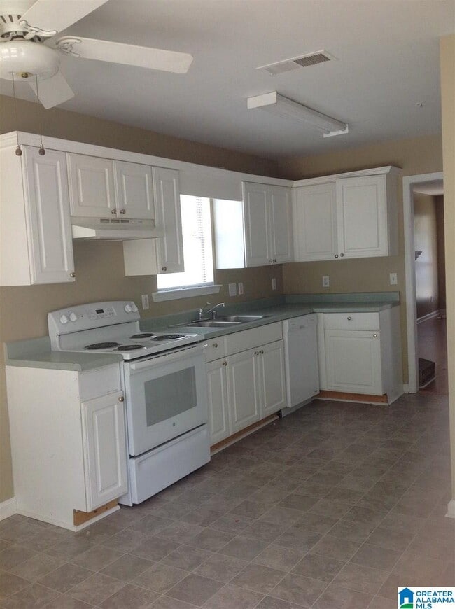 Photo - 200 Willow Point Cir