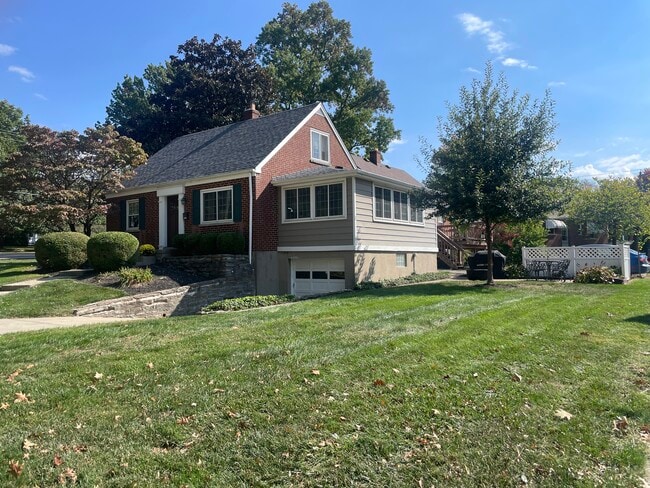 Encantador Cape Cod - 2641 Vanderen Dr