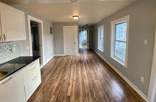 Photo - 433 Kayton Ave