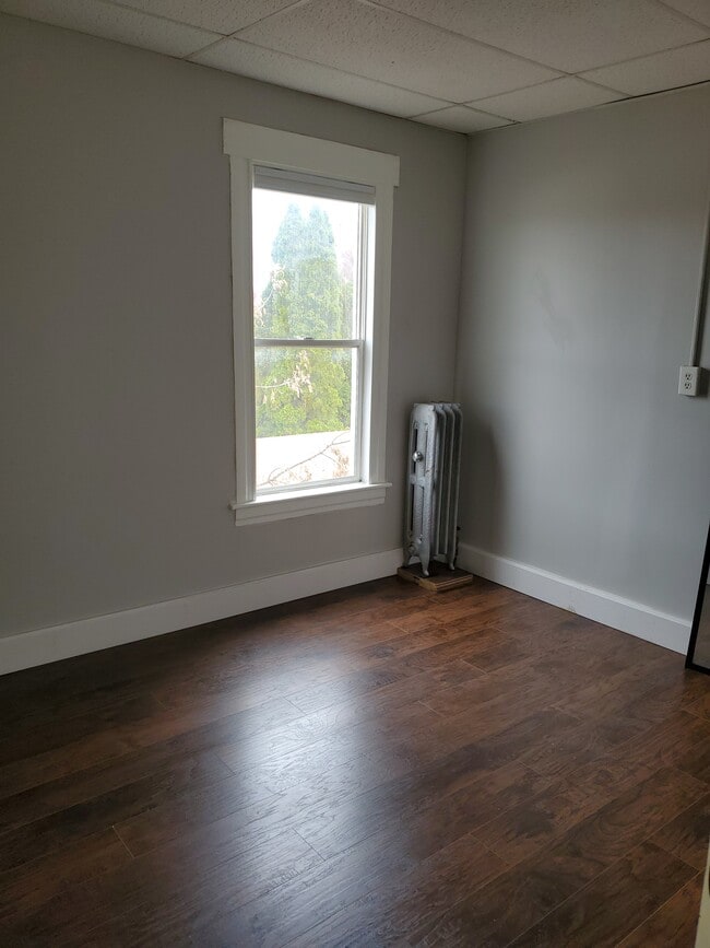 4 Livingston St