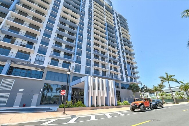 Building Photo - 5350 NW 84th Ave Unit 1703