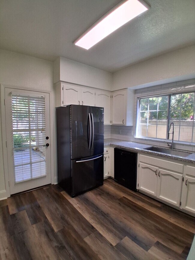 Photo - 8147 N Cedar Ave