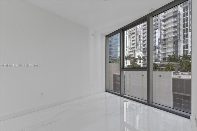 Photo - 300 Biscayne Blvd Way Condominio Unidad 1106