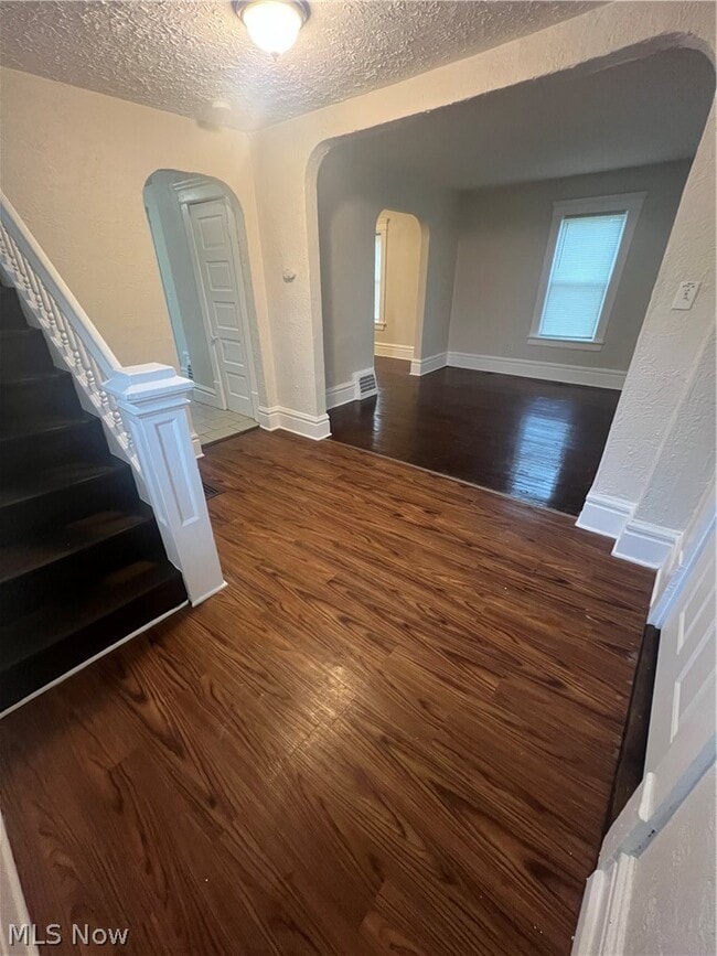 Photo - 716 Grace Ave