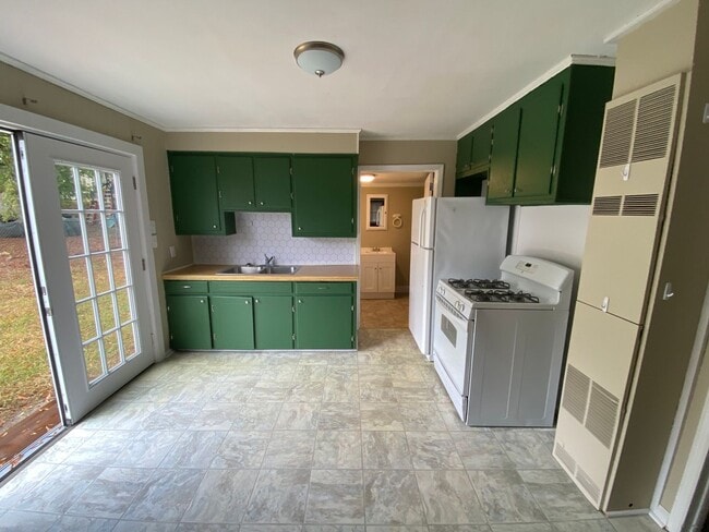 Photo - 2/1 in Gastonia, NC - $100 refundable key deposit required