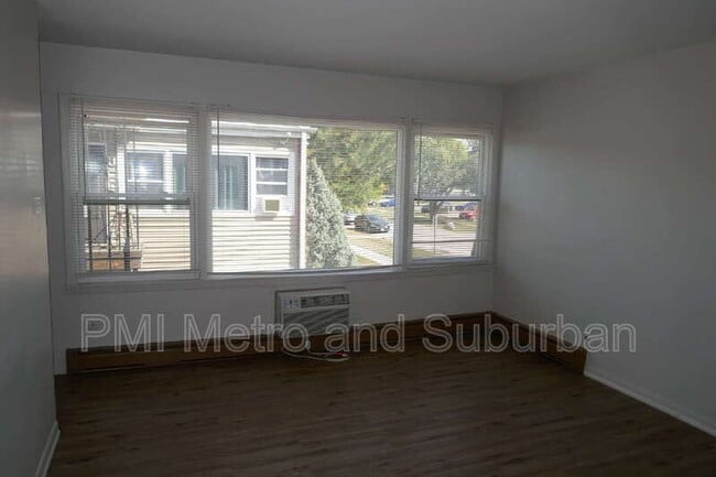 Photo - 748 E 5th Ct