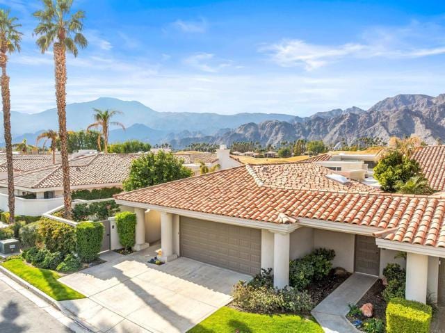 54877 Inverness Way