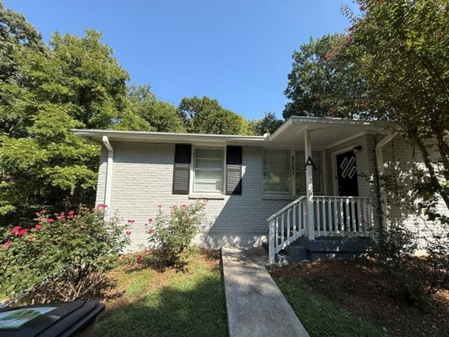 Building Photo - 928 Rodney Dr Rental