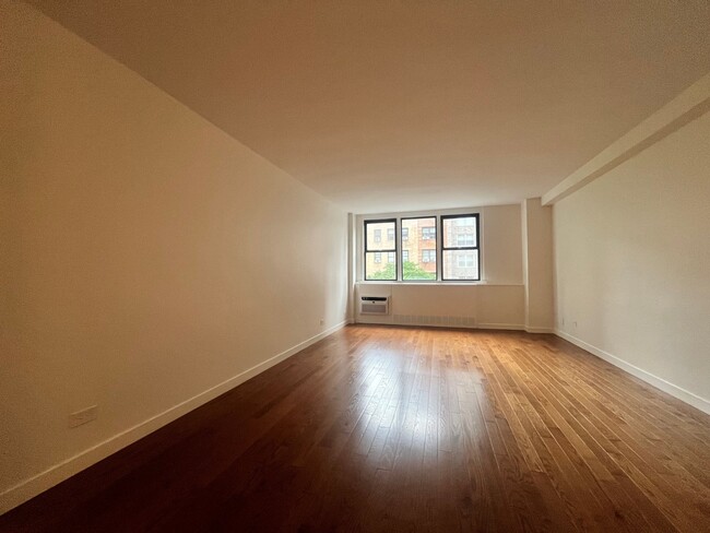 Photo - 435 E 79th St Unit 11U