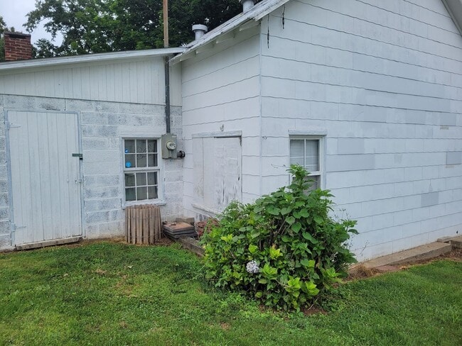 Photo - Large Garage in Palmyra/Campbelltown