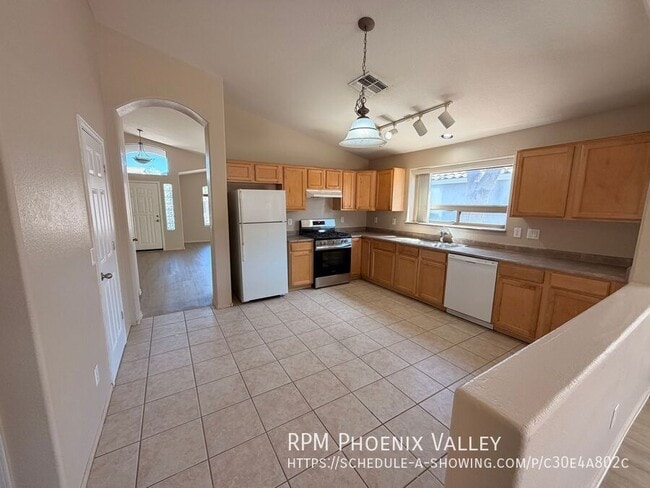 Photo - 15991 W Moreland St
