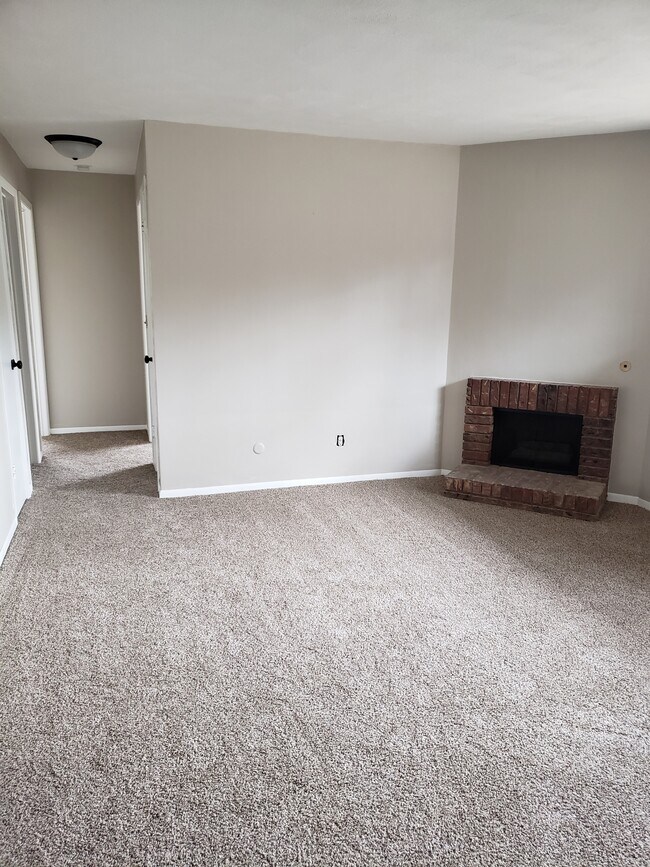 Photo - 2501 26th Avenue Ct Unidad B