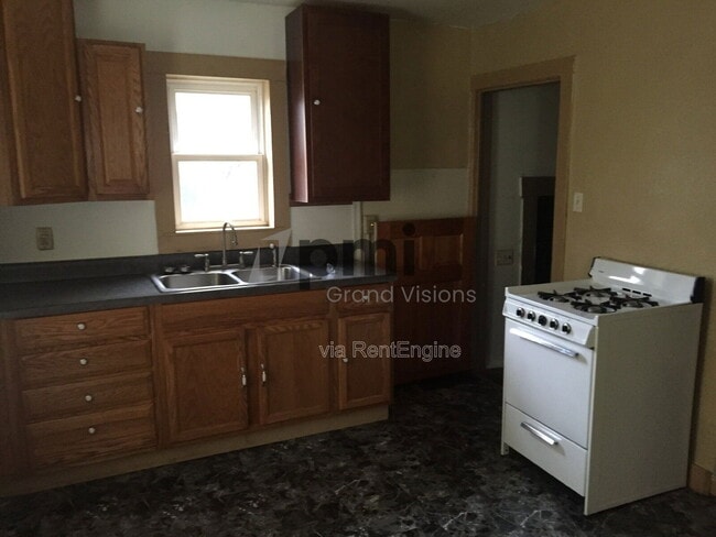 Photo - 2582 E Garfield Ave