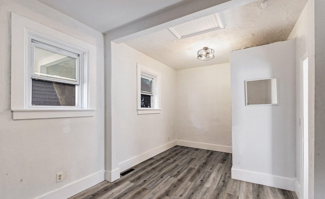 Photo - 706 Alpine Ave NW