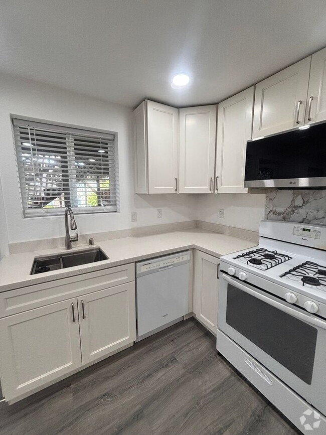 Building Photo - 1 Bedroom- $_______  Newly remolded-privat... Rental