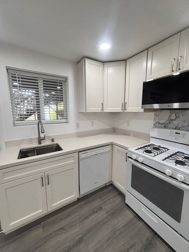 1 Bedroom- $_______ Newly remolded-privat... - 1 Bedroom- $_______  Newly remolded-privat... Casa Adosada