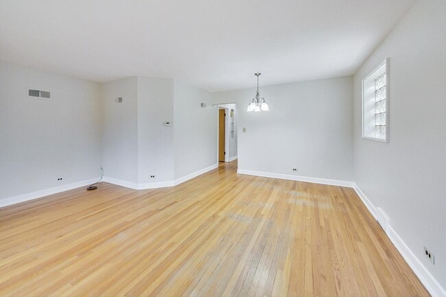 Photo - 6210 N Harding Ave