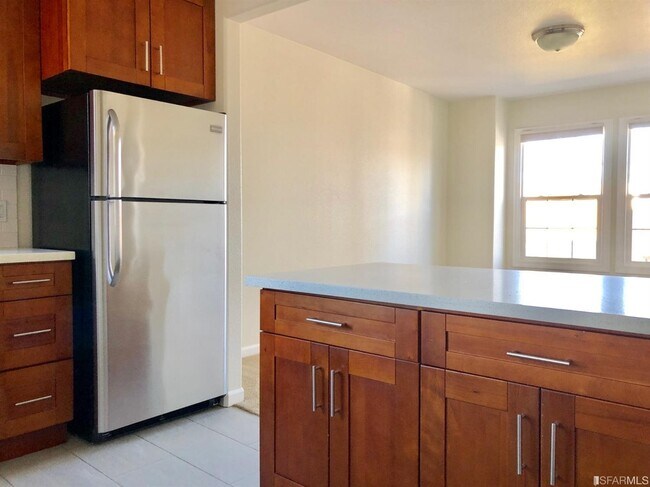 Photo - 744 Clementina St