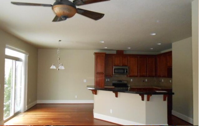 Dining - 11310 NW Kimble Ct