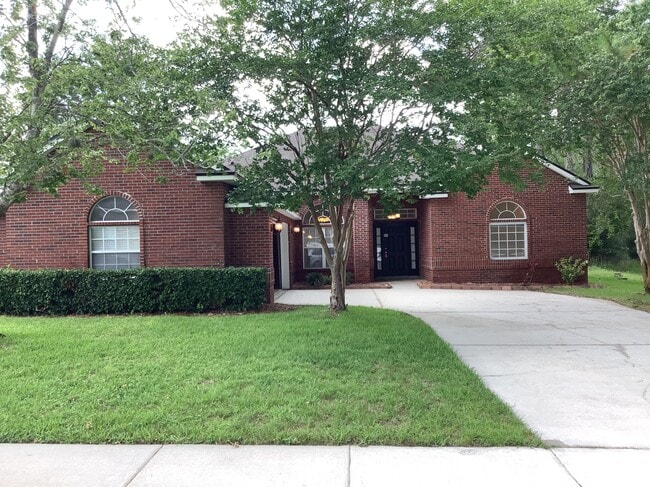 Building Photo - 125 Whisper Ridge Dr