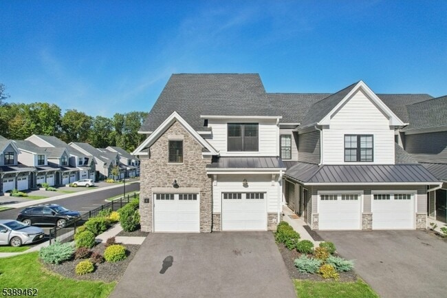 Photo - 2 Lawrence Ln