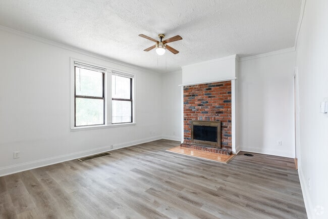 Building Photo - 4806 Oak St Rental